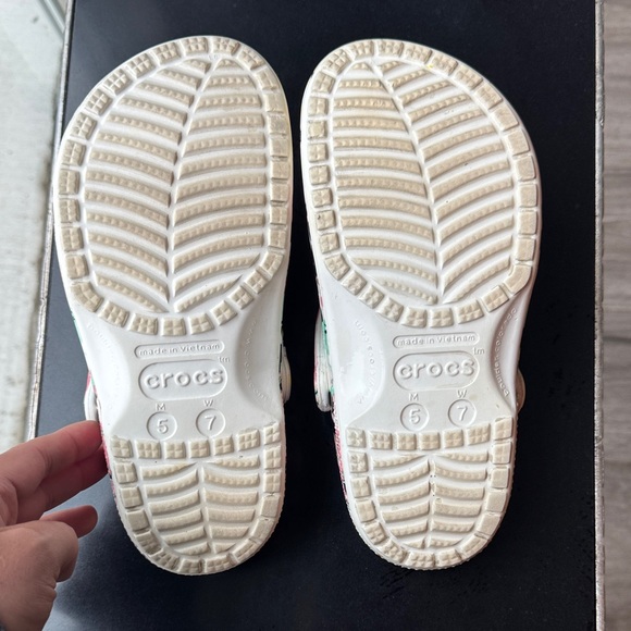 CROCS Artsy Clogs - Black, Pink, Yellow, Aqua/ Colors - Women's Size 7 Men's 5 - Picture 5 of 6